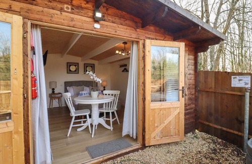 Blandford Saint Mary Hütte | HAZEL, pet friendly, character holiday cottage in Blandford Forum