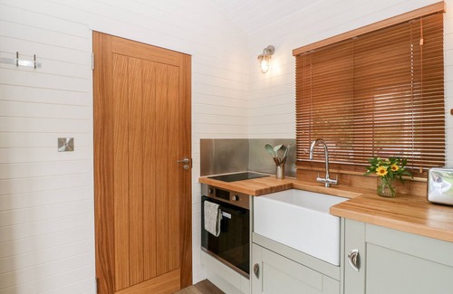 Kemble Hütte | HAZEL, pet friendly, with a garden in Kemble