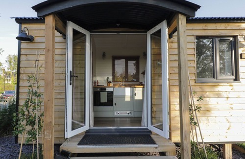 Kemble Hütte | HAZEL, pet friendly, with a garden in Kemble