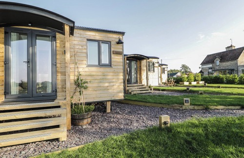 Kemble Hütte | HAZEL, pet friendly, with a garden in Kemble