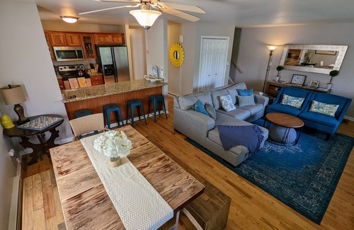 Lake Geneva Haus | HAZEL'S HIDEAWAY - Ein Juwel in der Innenstadt des Genfersees!