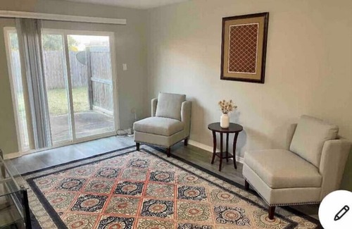 Bryant Wohnung | Heart of Bryant apartment F