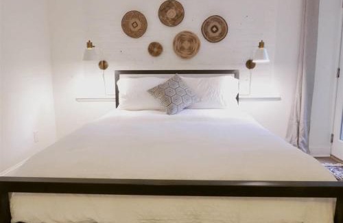 Mount Pleasant Wohnung | Heart of Mount Pleasant - with parking