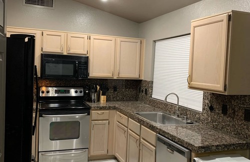 East Mesa Haus | Beheizter Pool! Ein KüstenhausNeu ALLES! Weiße Laken wissen, dass sie SAUBER sind