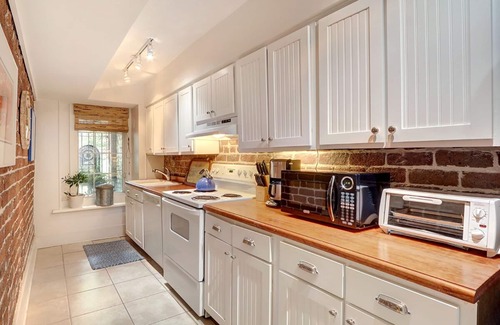 Old West Broad Neighborhood Haus | Schöner Hof! Nobles, gemütliches Gartengrundstück!