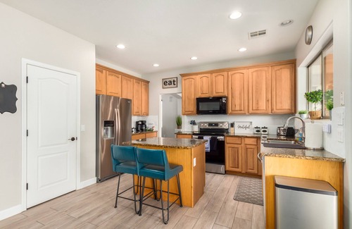 Mesa Haus | Heated pool and spa! 4 bedrooms, fire place, BBQ