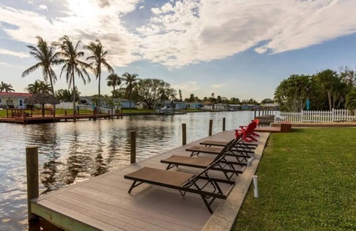 Cocoa Isles Haus | Heated Pool and Spa-3B/2B Waterfront on Canal close to the Beach