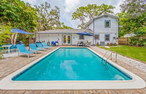 River District Haus | Heated Pool, Arcade, 2 Kings, 75 Tv, Near Ami-img