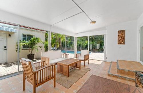 Northwood Shores Haus | Heated Pool, Beach, Miramar Villa by RoveTravel