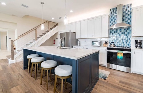 Cocoa Isles Haus | Sunset Oasis-Pool-Canal-Walk to Beach