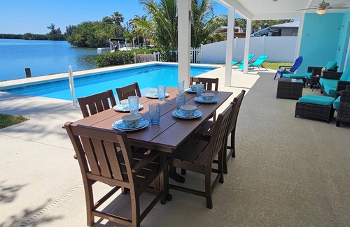 Cocoa Isles Haus | Sunset Oasis-Pool-Canal-Walk to Beach