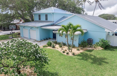 Cocoa Isles Haus | Sunset Oasis-Pool-Canal-Walk to Beach