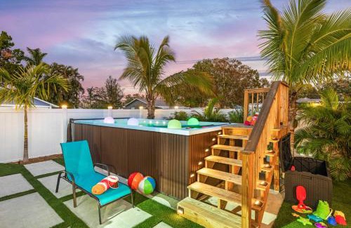 River District Haus | Heated Pool, Mini Golf and Cabana Bradenton Retreat