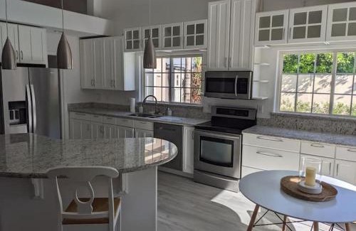 Chandler Haus | Heated Pool - Spacious, Cheerful Home 5br/3bath