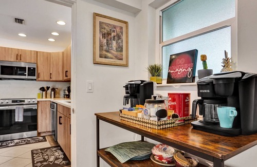 Sunset Villa | Heated Pool~Stellar stay in 7BD villa~Playground