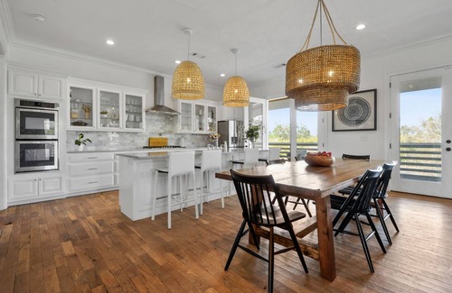 Waveland Resort | Heated Pool, Steps to Beach, Stylish Interior, Amenities Galore!