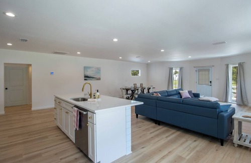 Waveland Haus | Heated Pool, Walk 2 Beach, 3 King Beds, Sand Volleyball, Firepit, Pet Friendly