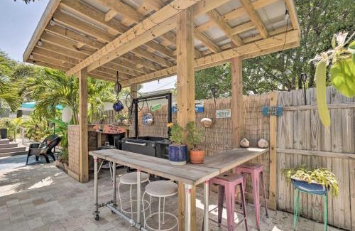 Delray Beach Haus | Heated Saltwater Pool and Bar Del Ray Cottage!