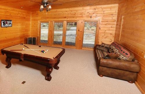 Cosby Haus | Heavenly Creekside #276