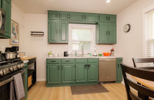 Peoria Heights Haus | Heights Haven on Paris | 2BD Stay