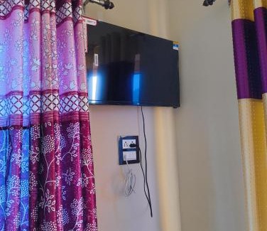 Tehri Haus | heights of dhanaulti a 360 view guest house