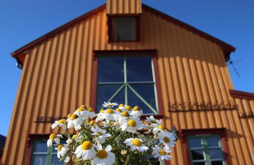 Skrova Haus | Heimbrygga Restaurant & Accommodation