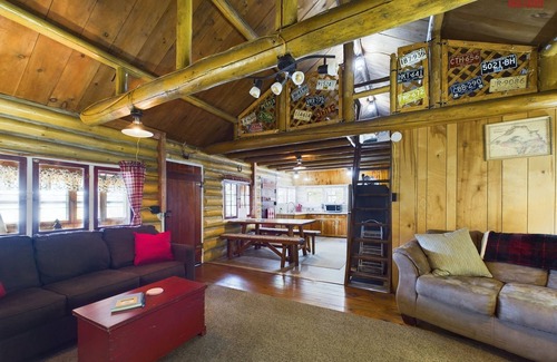 Wetmore Kabine | Hemlock Cove: 1 BR, 1 BA Cabin or Bungalow in Wetmore, Sleeps 6