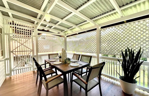 Highgate Hill Haus | CBD Southbank-Queenslander-5BR 3.5 bath 3 carpark