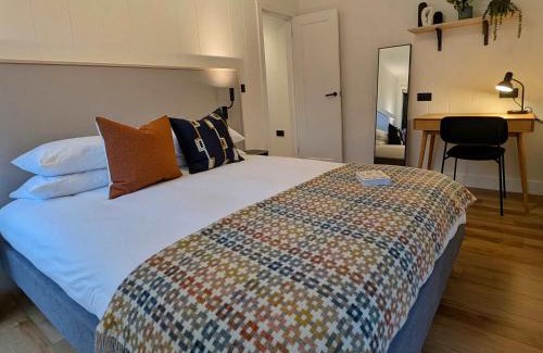 Market Drayton Haus | Heron - Luxurious Off-Grid Eco Cabin with River views