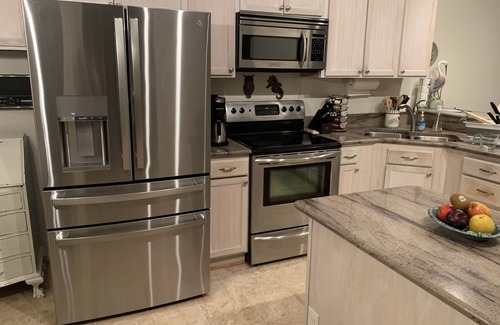 Croatan Beach Haus | Herons and Egrets by the Sea-2 min walk to CROATAN BEACH