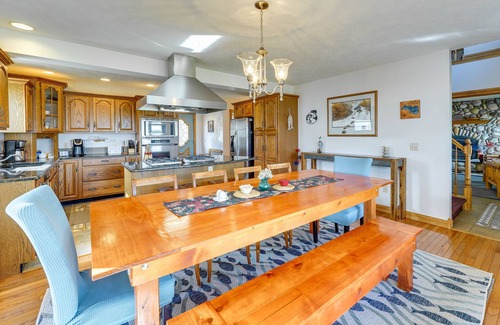 Newaygo Haus | Hess Lake Retreat