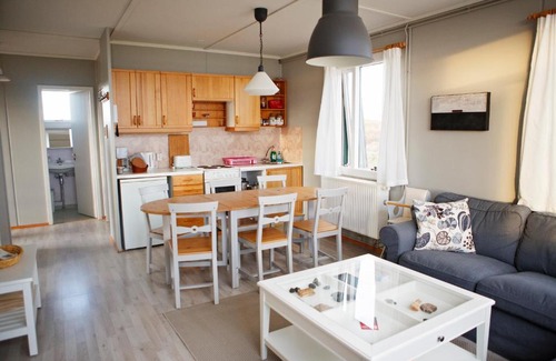 Borgarnes Haus | Hestaland Riverside Cottage
