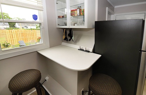 Columbus Haus | Hiawatha Hideaway - Darling 2 BR w/Private Backyard