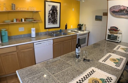 Flagler Beach Hütte | Hibiscus in den Casas de la Playa Central - Im Herzen von Flagler Beach!