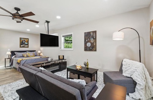 Hickory Wohnung | Hickory Hideaway Patio Paradise with Community Pool