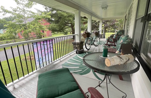 Shore Haus | Hickory Shores Wildlife Preserve. Kayak, fish, hike, bike trail & wineries.