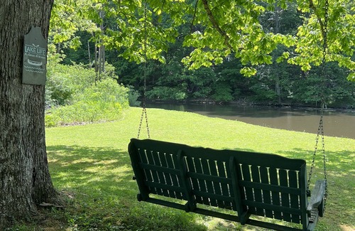 Shore Haus | Hickory Shores Wildlife Preserve. Kayak, fish, hike, bike trail & wineries.