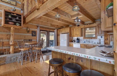 Baneberry Kabine | On Douglas Lake, Mountain Views, Wraparound Porch, Grill