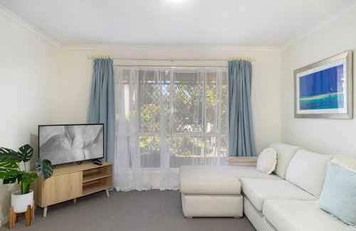 Mudjimba Haus | Hidden Gem at Mudjimba - Walk to Cafes & Surf Beach