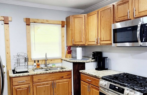 Southwestern Haus | Hidden Gem Getaway on a Hill