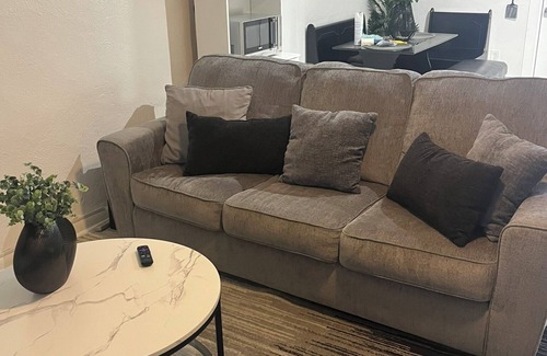 Pahokee Wohnung | Hidden Gem located in Pahokee, FL