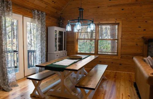 Tate Haus | Hidden Honey Hole Cabin