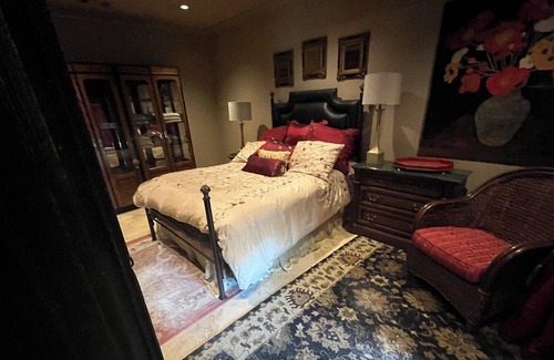 Batesville Haus | Hidden oasis near Ole Miss! Luxurious pool house, outdoor areas, pet friendly!