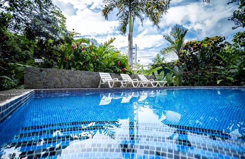 Manuel Antonio Haus | Versteckte Oase mit Pool, nahe am Strand, Restaurants und Geschäften