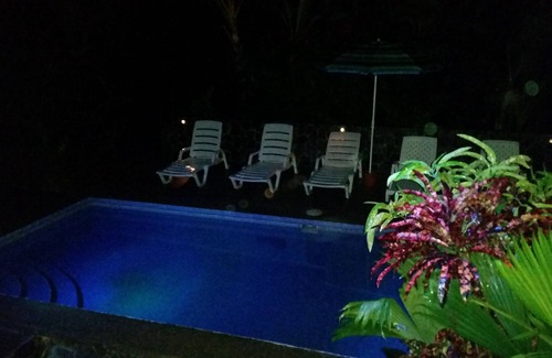 Manuel Antonio Haus | Versteckte Oase mit Pool, nahe am Strand, Restaurants und Geschäften