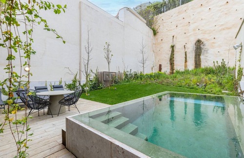 Marvila Wohnung | Hidden Pearl W/Patio & Pool by LovelyStay