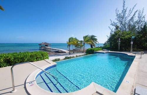 Breakers Haus | Hidden Treasure & Guest House by Grand Cayman Villas