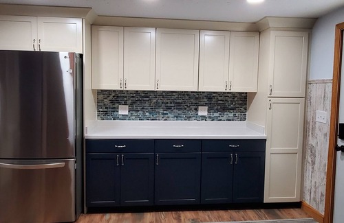 Kendall Hütte | Hide-a-way at Swan Lake: fishing, relaxing, and dog friendly.