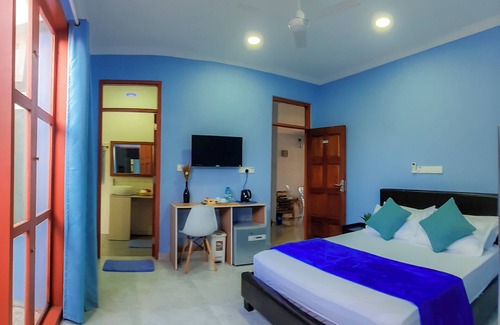 Hulhudheli Bed & Breakfast | Hide Inn Blue