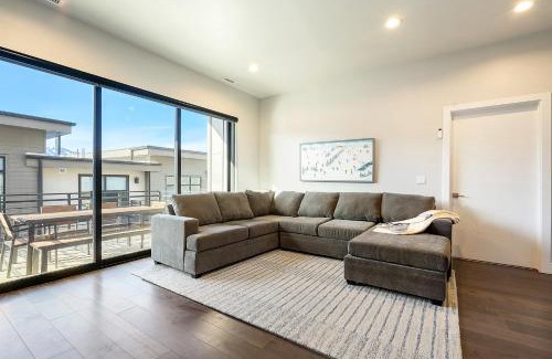 Hideout Haus | Hideout Haven Luxe Retreat with Lake View and Hot Tub